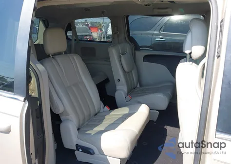 2013 Chrysler Town & Country Touring from USA, damaged, VIN 2C4RC1BG9DR526573